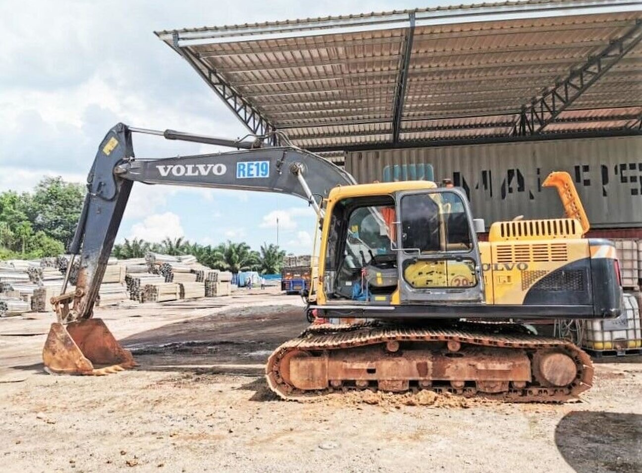 Used Volvo EC210B Excavator For Sale In Malaysia - HeavyMart.com