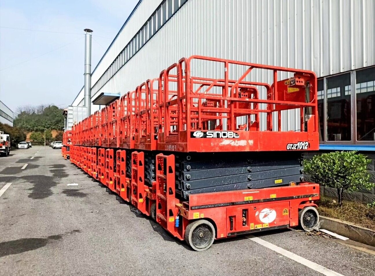 used-sinoboom-gtjz1012-scissor-lift-for-sale-in-singapore-heavymart